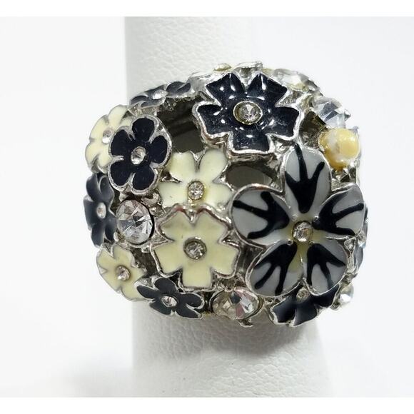 Enamel Floral Statement Ring Black Gray White Rhinestones Size 6.5 Vintage - Picture 3 of 10